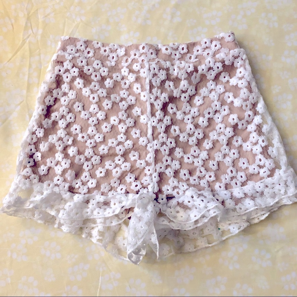 Latona Cream Embroidered Lace Ruffled Shorts